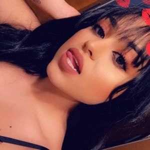 Meet your Posher, Idania